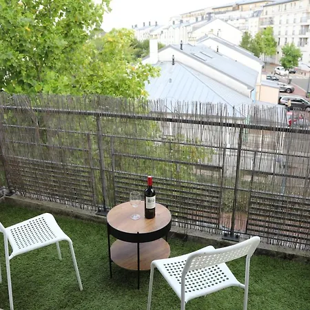 Le Cyrien Apartment *